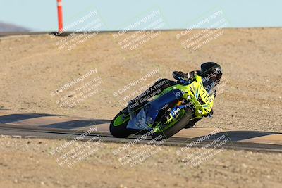 media/Dec-07-2025-CVMA (Sun) [[3e7d2de5dc]]/Race 17-Amateur Formula Middleweight/